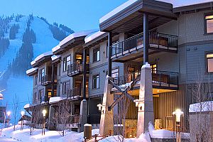 Fantastic slopeside condos at Red Mountain. Photo: Doell / Red Mountain Resort